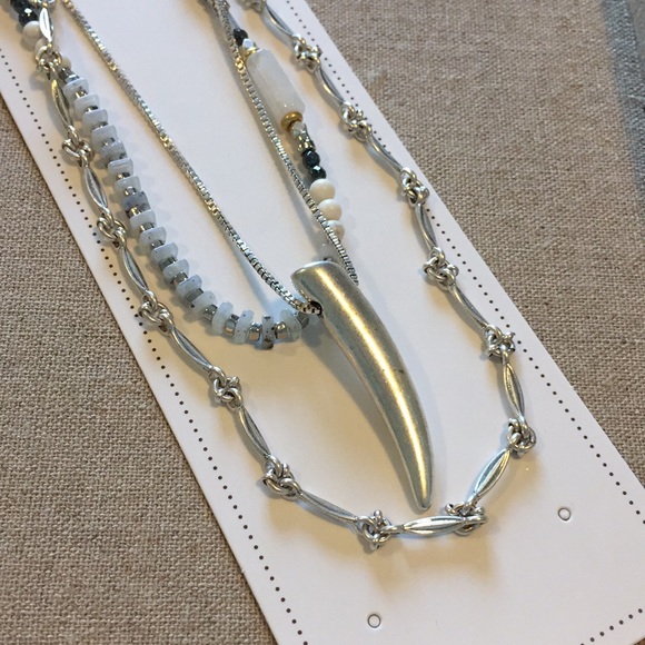 Stella and Dot Tiburon Necklace - Like New - Picture 3 of 4